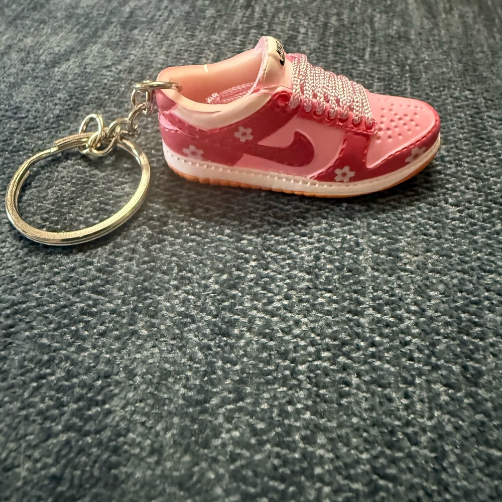 Nike Kids Pink Sneaker‎ Keychain